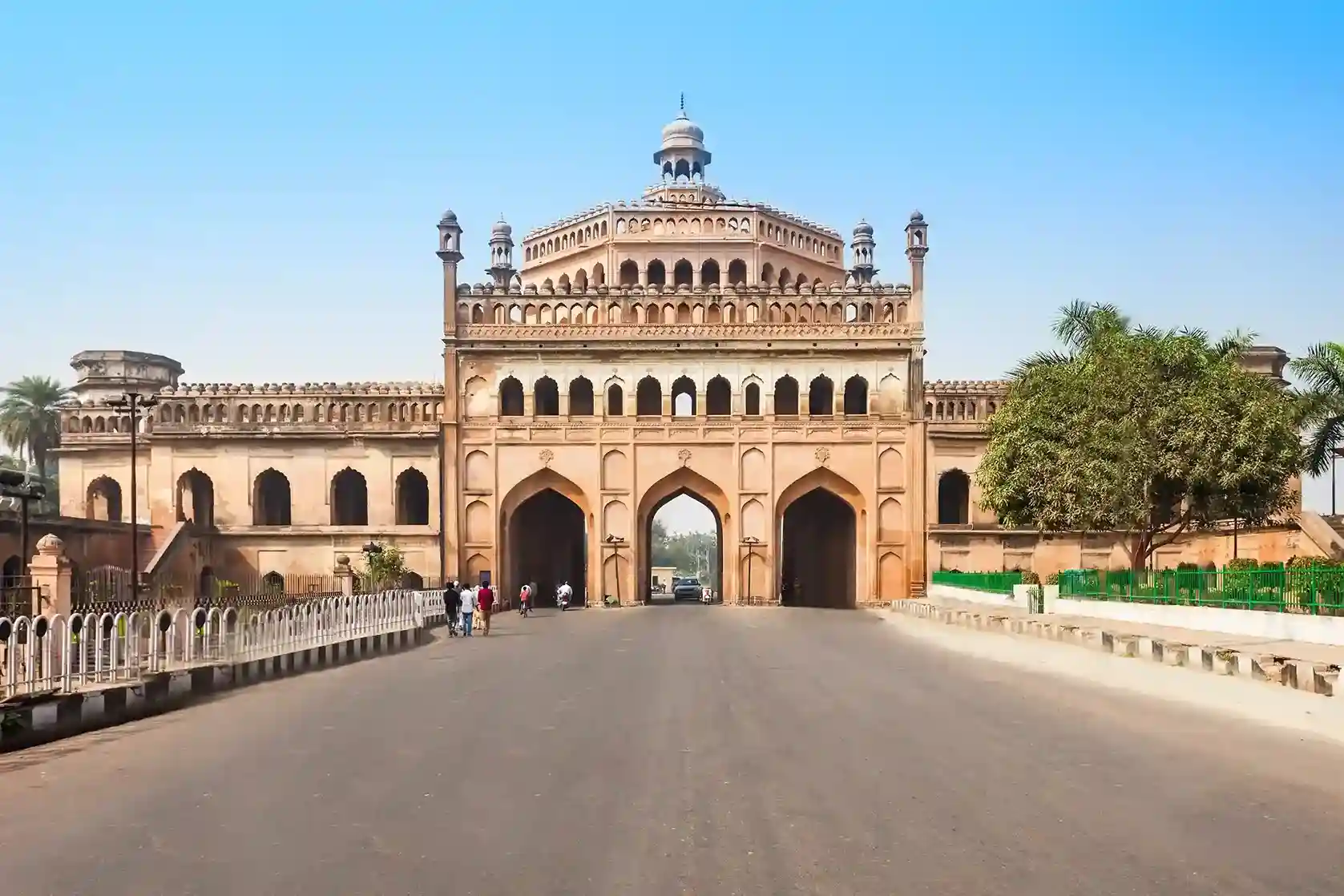 The image shows the gigantic and very beautifully crafted Rumi Darwaza, a prominent tourist site of Lucknow, Uttar Pradesh. 